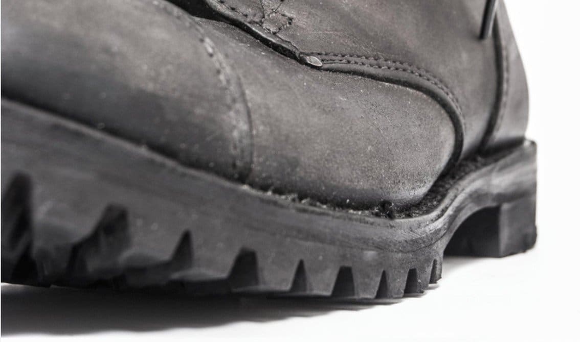 Do you want a pair of the real Trent Reznor (Nine Inch Nails) combat shoes? The price: US$1, - SIDE-LINE MAGAZINE Do you want a pair of the real Trent Reznor (Nine Inch Nails) combat shoes? The price: US$1, - SIDE-LINE MAGAZINE