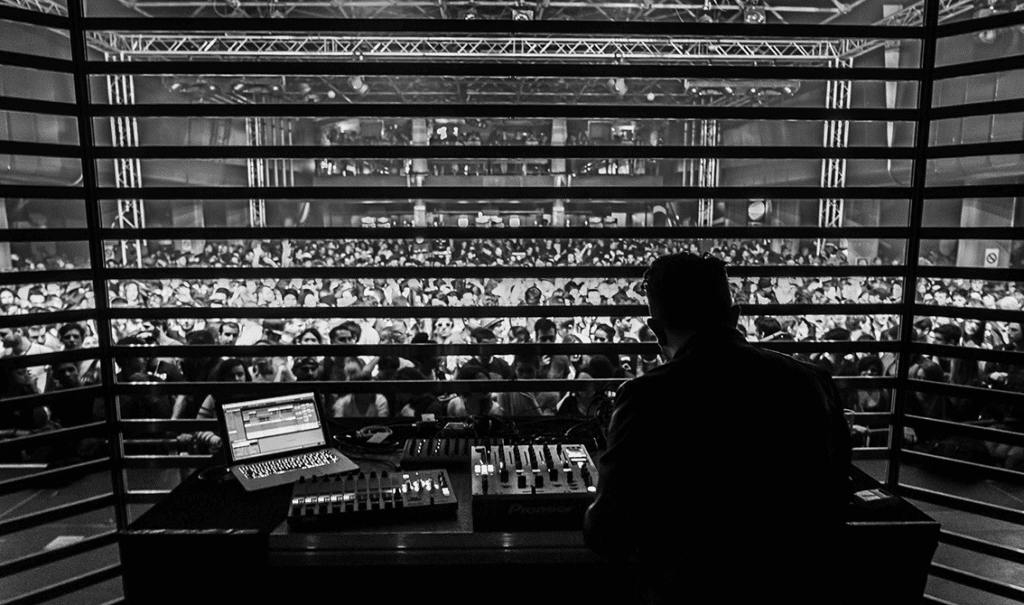 the Hacker your Imagination Has to Do the Job Not the New Plugin You Just Bought Techtalk with Dj Wildhoney Sideline Magazine the Hacker - "your Imagination Has to Do the Job, Not the New Plug-in You Just Bought!" - Tech-talk with Dj Wildhoney
