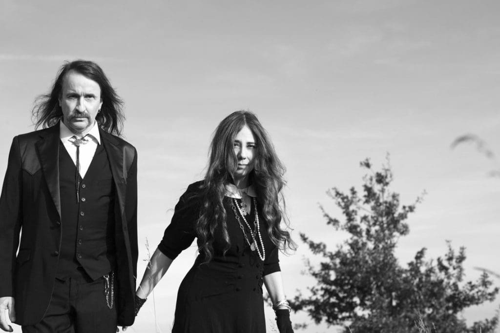 Alexander Hacke (Einstürzende Neubauten) and Danielle de Picciotto (Space Cowboys) return with Hackedepicciotto project for 'Menetekel ' 2LP