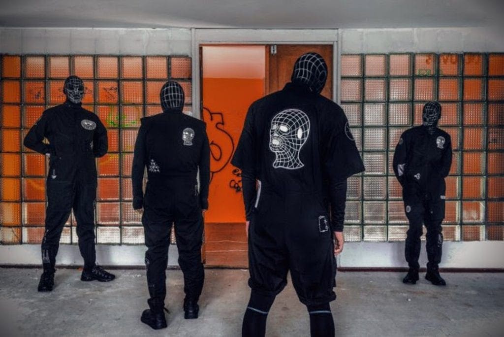 Lithuanian post-punk squad Solo Ansamblis reveals surreal'Fosforinis Baseinas' music video