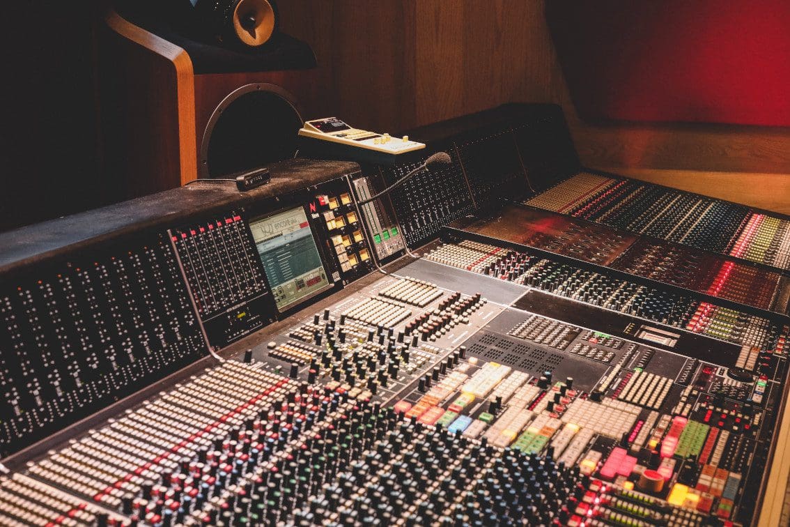 5 Ways to Make a Recording Studio Appear More Professional