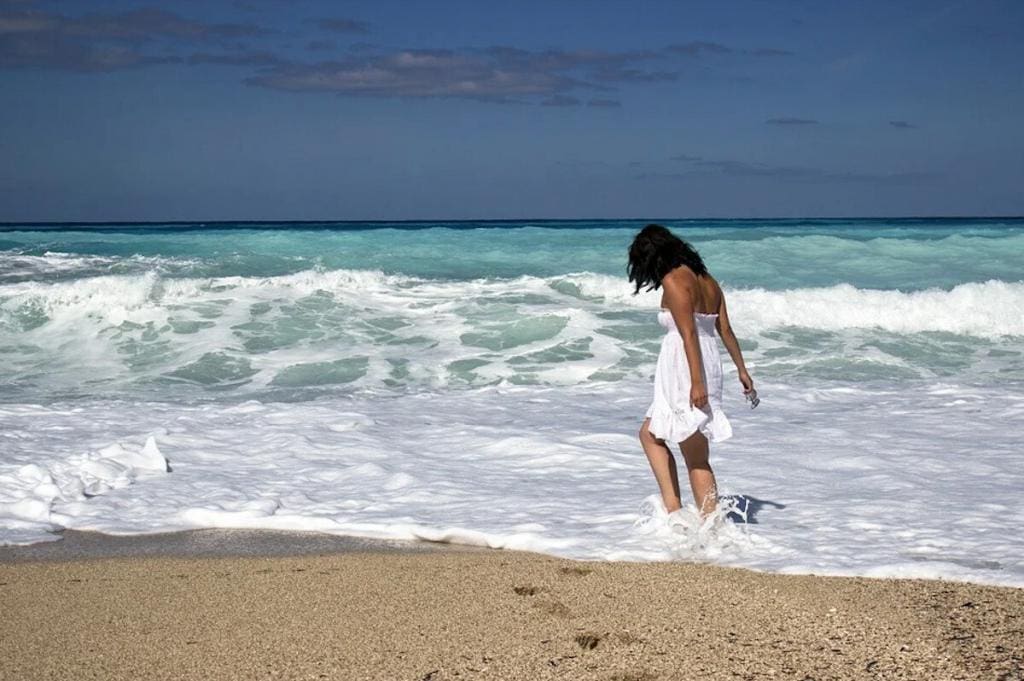 What are the Benefits of Traveling Abroad for Young Adults?