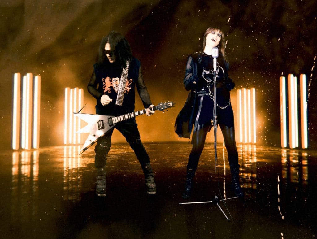Sideline Video Premiere the Kiss of the World by Beauty in Chaos Ft Elena Alice Fossi kirlian Camera Spectraparis Sideline Magazine Side-line Video Premiere: 'the Kiss of the World' by Beauty in Chaos Ft. Elena Alice Fossi (kirlian Camera, Spectra*paris)