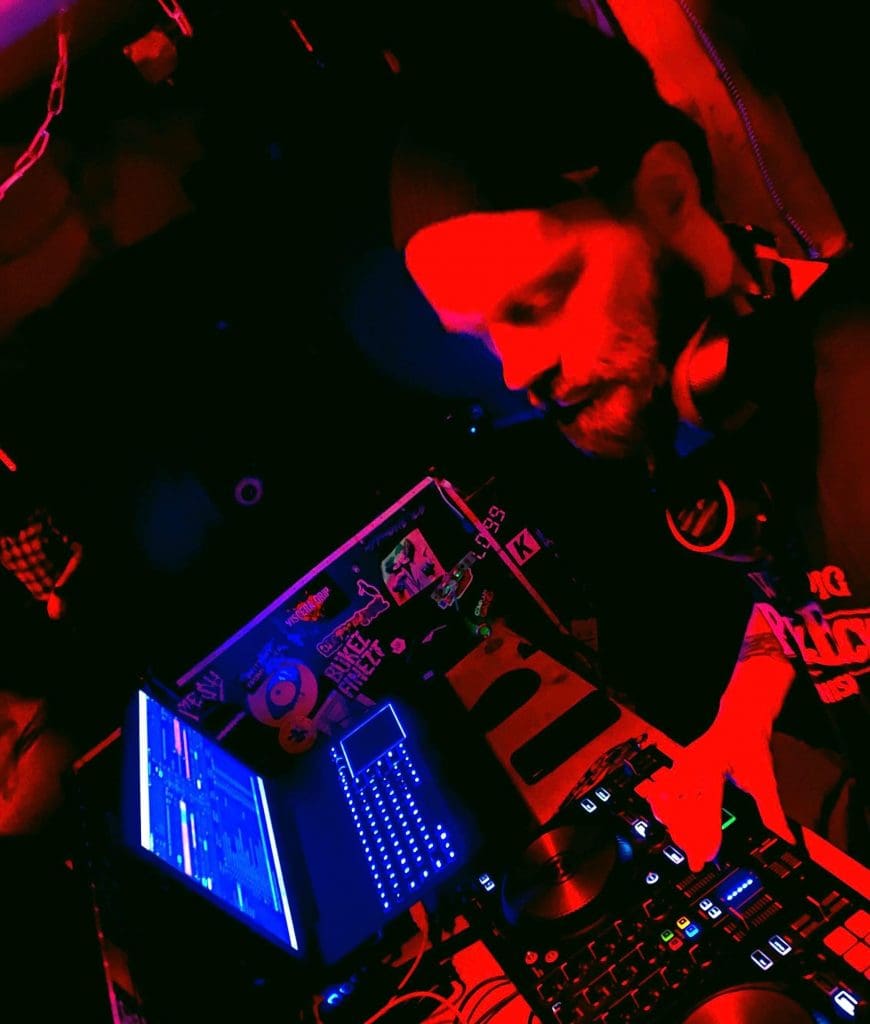 Sideline Releases the Zombietapes face the Beat 7 Megamix on Bandcamp As a Free Download Sideline Magazine Side-line Releases 'the Zombietapes (face the Beat 7 Megamix)' on Bandcamp As a Free Download