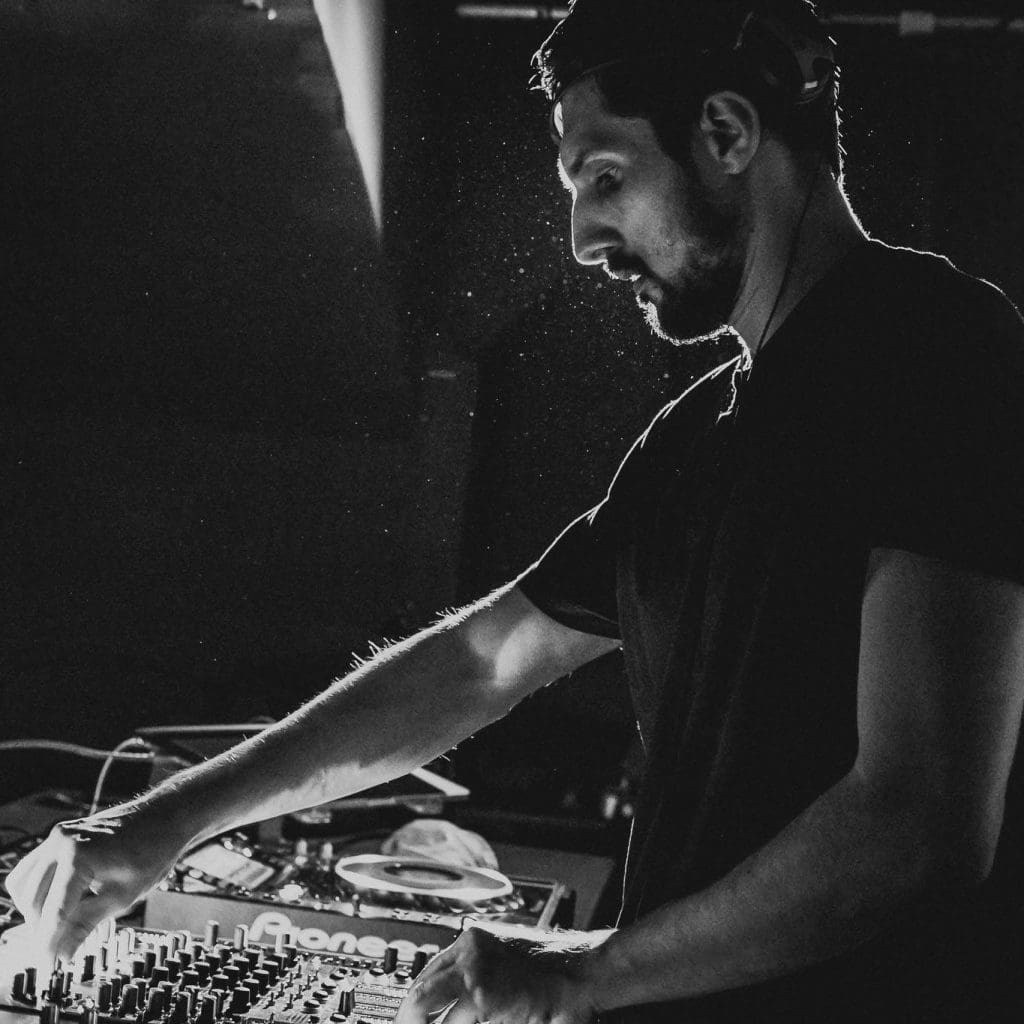 Industrial techno artist Olēka lands all new single in March: 'Xenisation'
