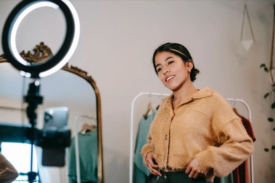 Work Smart Not Hard Here Are 4 Easy Remote Job Opportunities You Can Start Today Sideline Magazine Work Smart, Not Hard - Here Are 4 Easy Remote Job Opportunities You Can Start Today