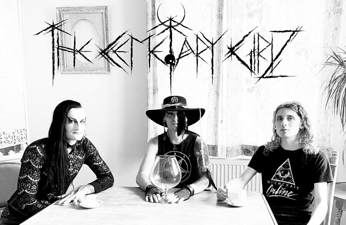 French goth / deathrock act The Cemetary Girlz returns with all new album on Manic Depression