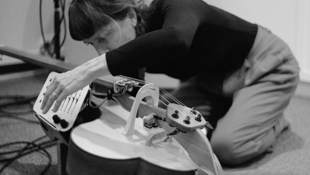 Penelope Trappes launches video for 'Harmonic No. 1', the opening track of her forthcoming new tape release